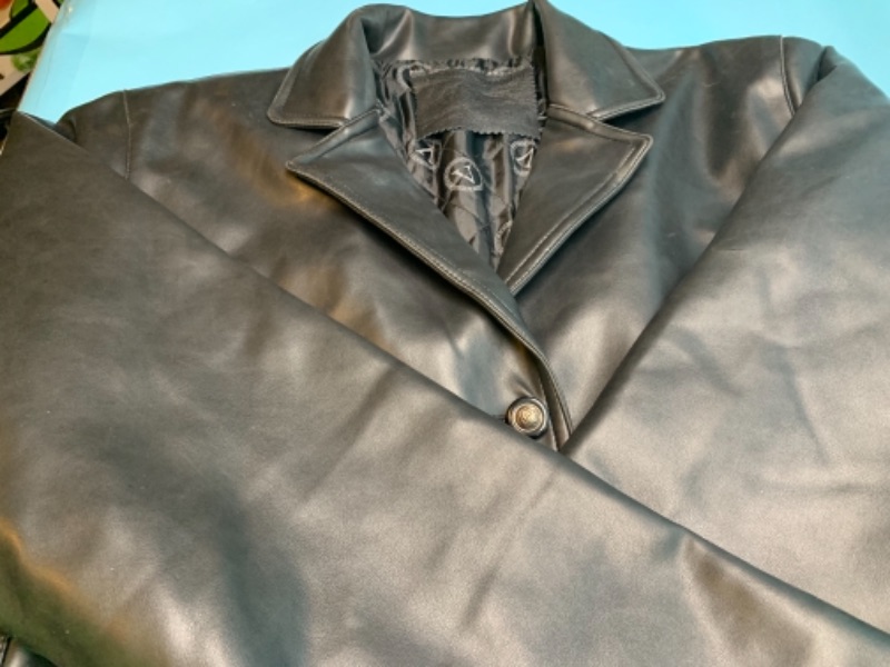 Photo 2 of 766585…men’s size xxl leather look jacket - one small tear in back of arm