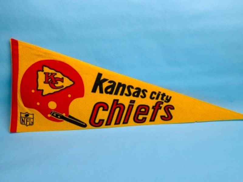 Photo 1 of 766604… vintage Kansas City Chiefs pennant