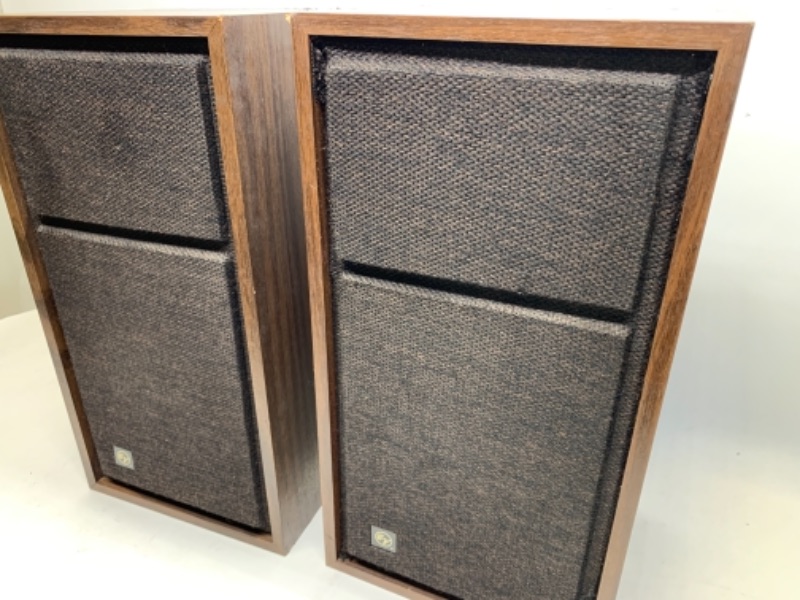 Photo 2 of 766638…two vintage electro voice speakers  size   19 x 8 x 10  
