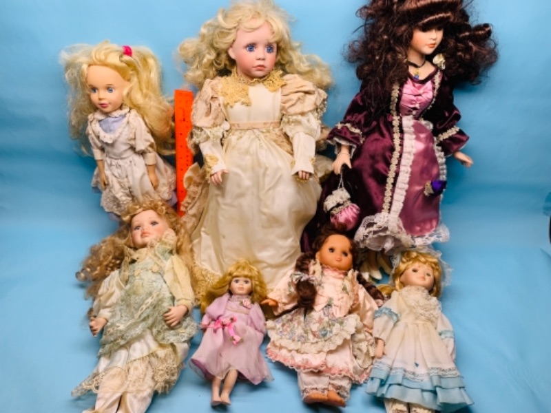 Photo 1 of 766694…7 vintage porcelain dolls