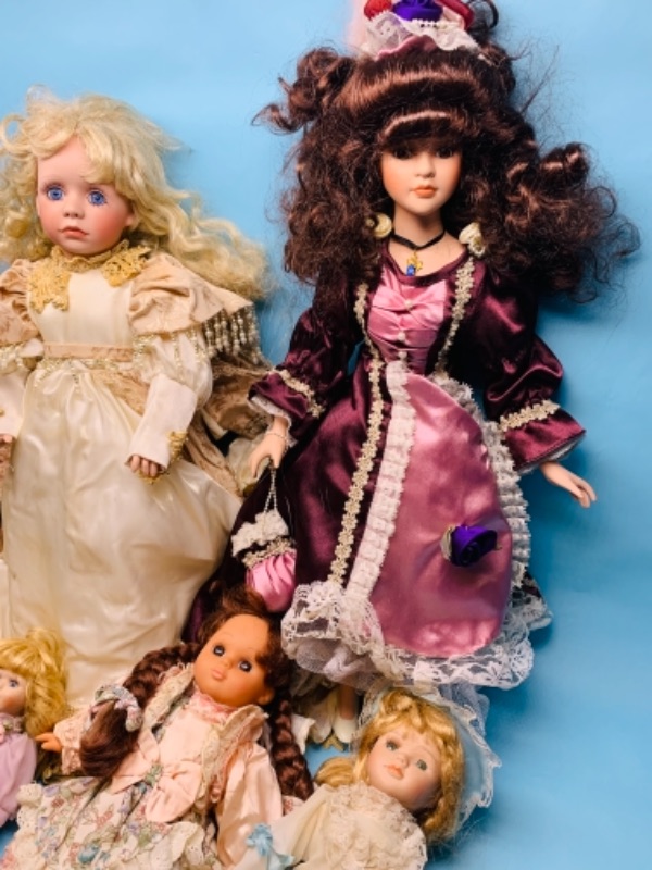 Photo 2 of 766694…7 vintage porcelain dolls