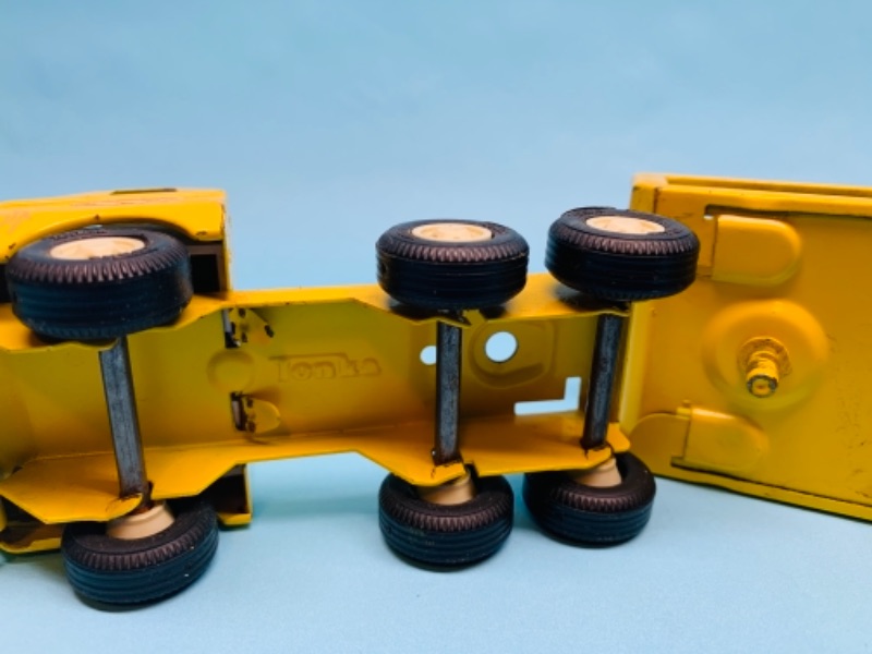 Photo 1 of 766719…vintage 9 inch tonka truck and trailer 
