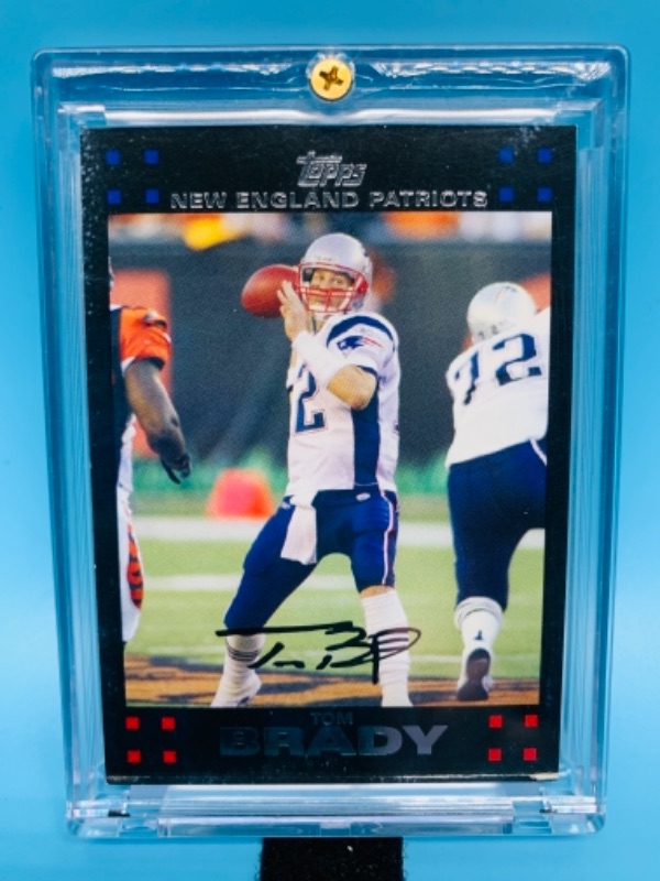 Photo 1 of 766736…topps 2007 Tom Brady card 28 in hard plastic case