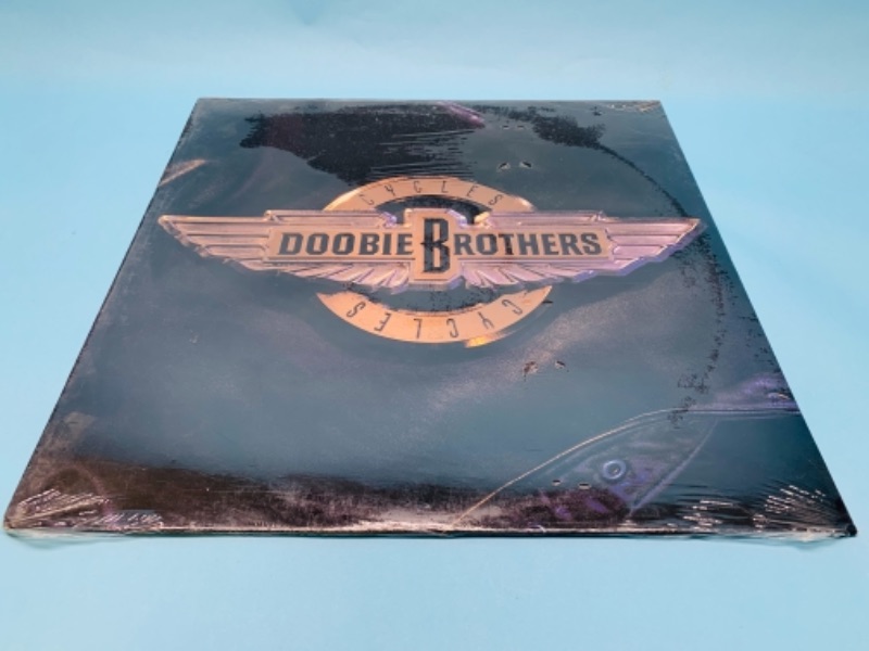 Photo 2 of 766748…sealed 1989 doobie brothers vinyl great condition in plastic sleeve 