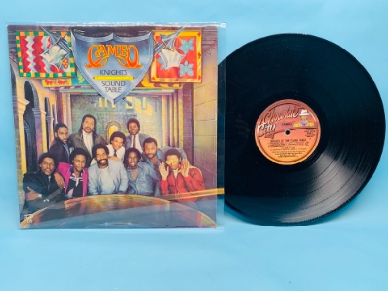Photo 1 of 766756…1981 cameo vinyl great condition for age in plastic sleeve 