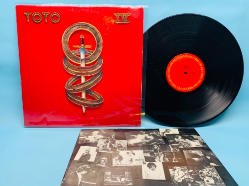 Photo 1 of 766759…1982 Toto IV vinyl great condition for age in plastic sleeve 