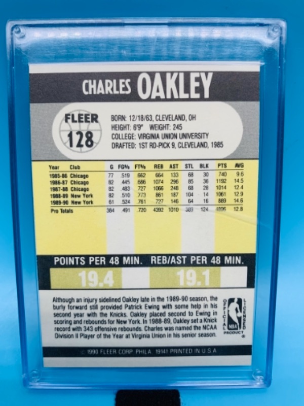 Photo 2 of 766764…fleer Charles Oakley card 128 in hard plastic case 