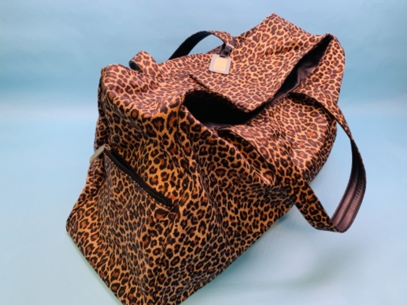 Photo 5 of 766889…xl leopard print carry bag/ tote 