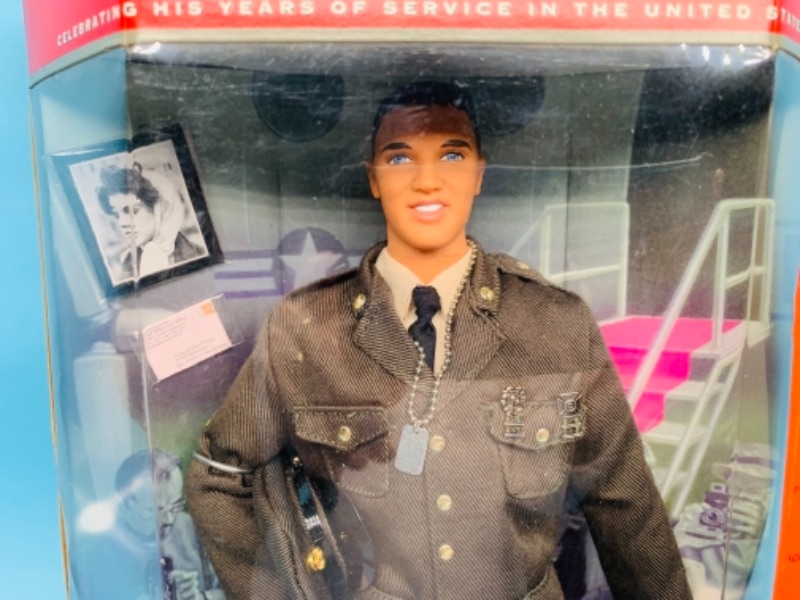 Photo 3 of 766906…vintage Elvis Presley the army years doll in original box 