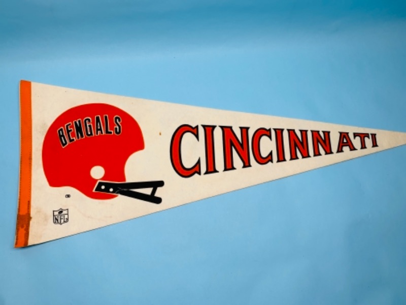 Photo 1 of 766909…vintage Cincinnati Bengals pennant
