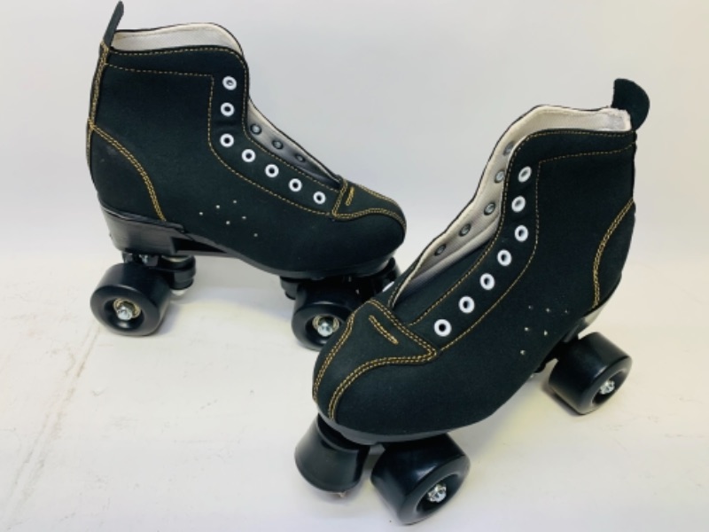Photo 1 of 766921…black roller skates size 37 fits us size 6-6 1/2 
