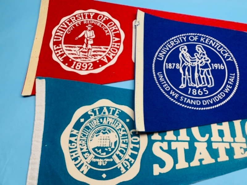 Photo 2 of 766945…3 vintage sports pennants 