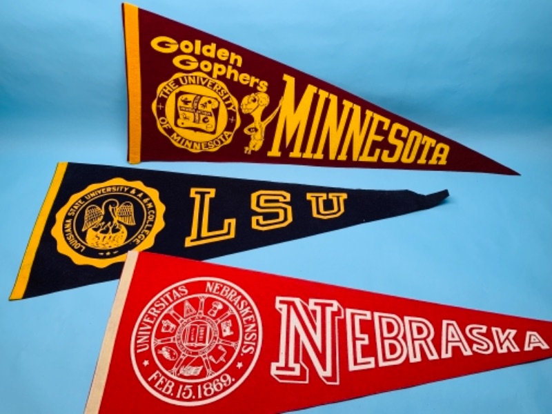 Photo 1 of 766946…3 vintage sports pennants 