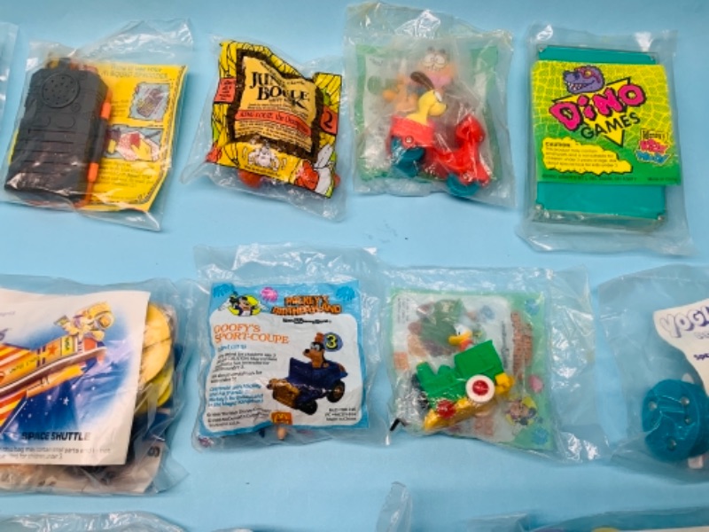 Photo 3 of 766962…15 vintage McDonald’s toys in packages 