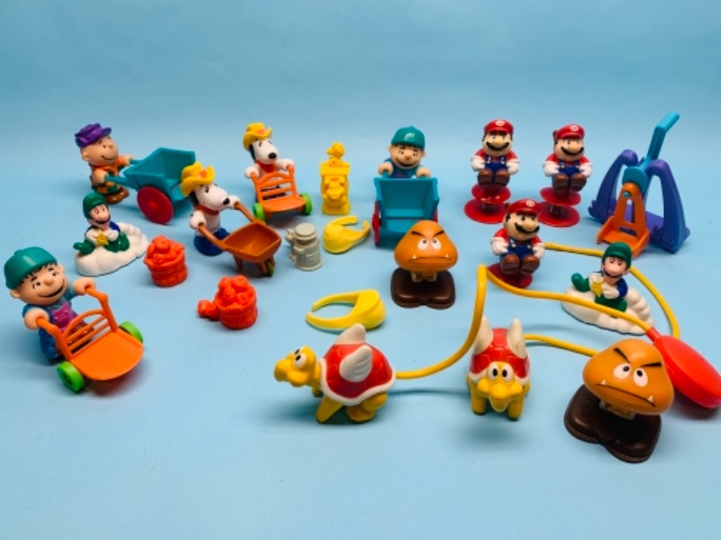 Photo 4 of 766969…vintage toy Mario brothers and snoopy figures