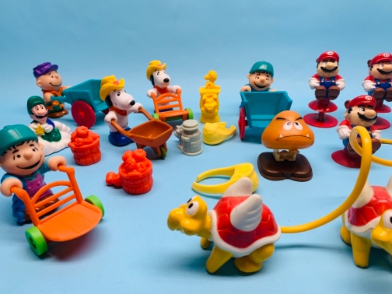 Photo 1 of 766969…vintage toy Mario brothers and snoopy figures