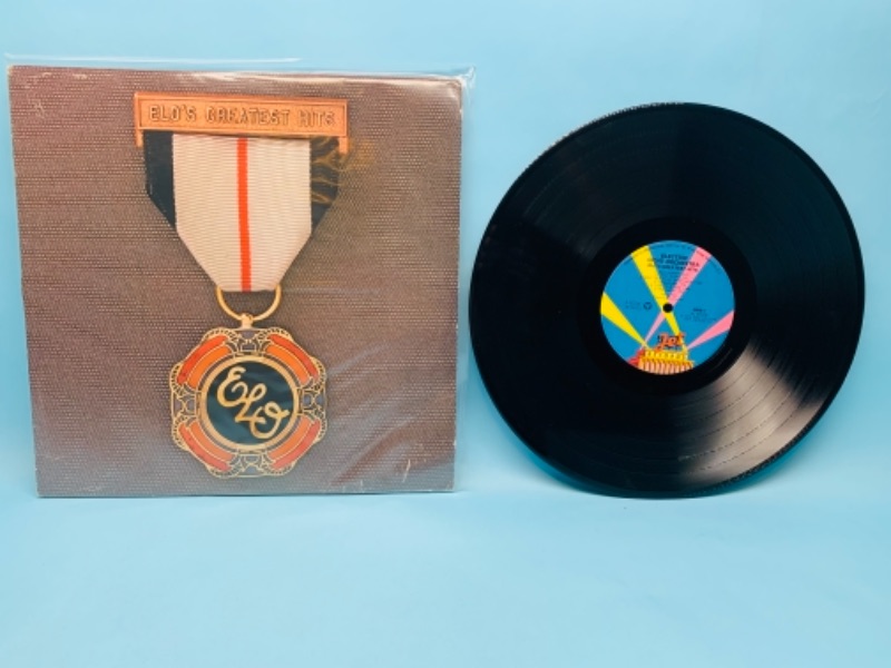 Photo 1 of 766976…ELO’s greatest hits Vinyl great condition for age in plastic sleeve
