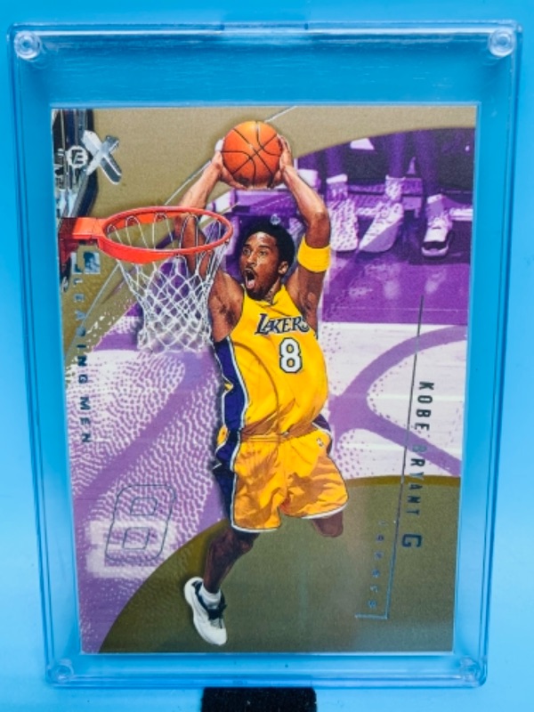 Photo 1 of 767010…fleer 2002 Kobe Bryant card 92 in hard plastic case 