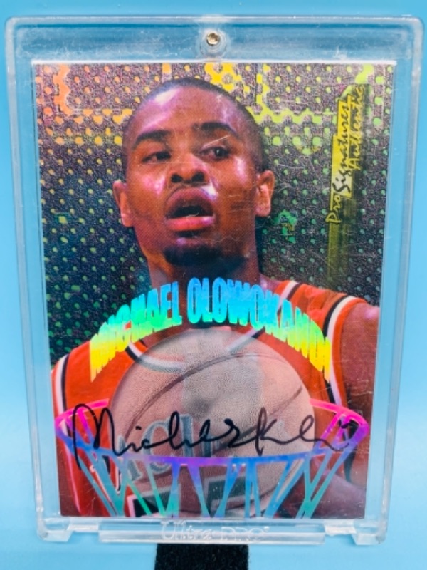 Photo 1 of 767015…autographed Michael lolwokandi card 10 in hard plastic case 