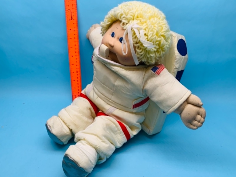 Photo 1 of 767045…vintage cabbage patch astronaut doll