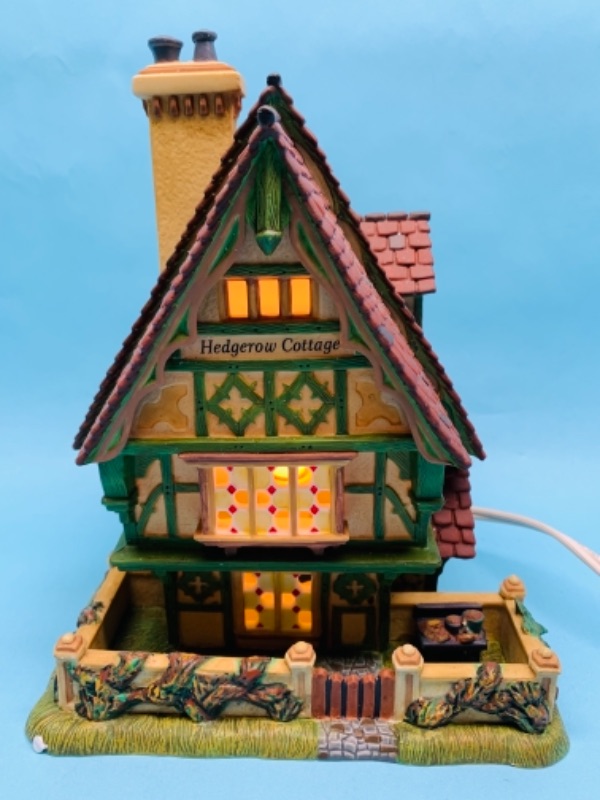 Photo 3 of 767192…dept 56 Dickens Village lighted porcelain hedgerow Garden cottage with box 