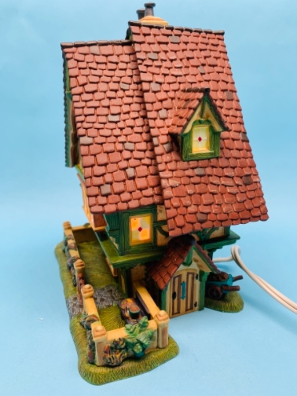 Photo 2 of 767192…dept 56 Dickens Village lighted porcelain hedgerow Garden cottage with box 