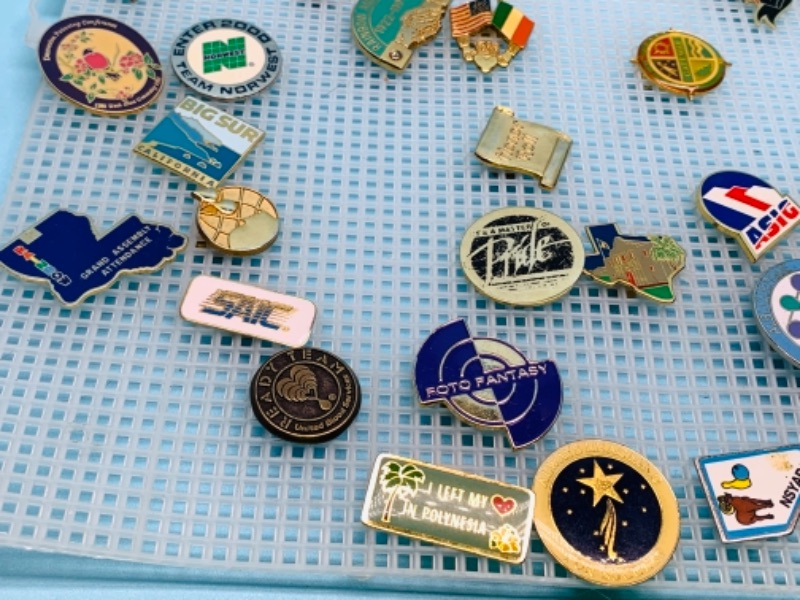 Photo 4 of 767233…70+ vintage pins