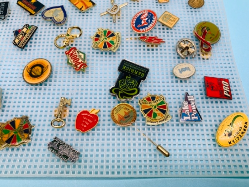 Photo 3 of 767234…75+ vintage pins