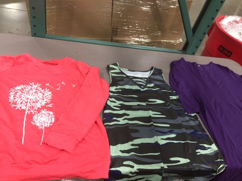 Photo 1 of (3 pack) Variety pack of women's clothing (various sizes and styles)