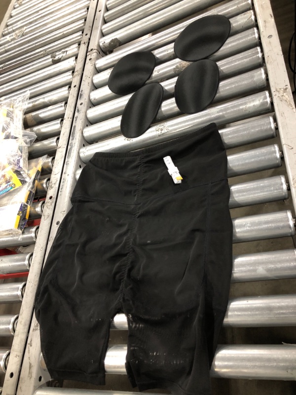 Photo 1 of 4XL hip padding shorts