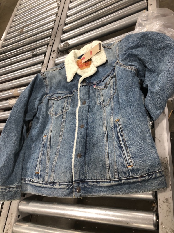 Photo 2 of Levi's Men's Sherpa Trucker Jacket L
