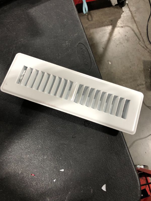 Photo 1 of 11.5*4in White Air Vent