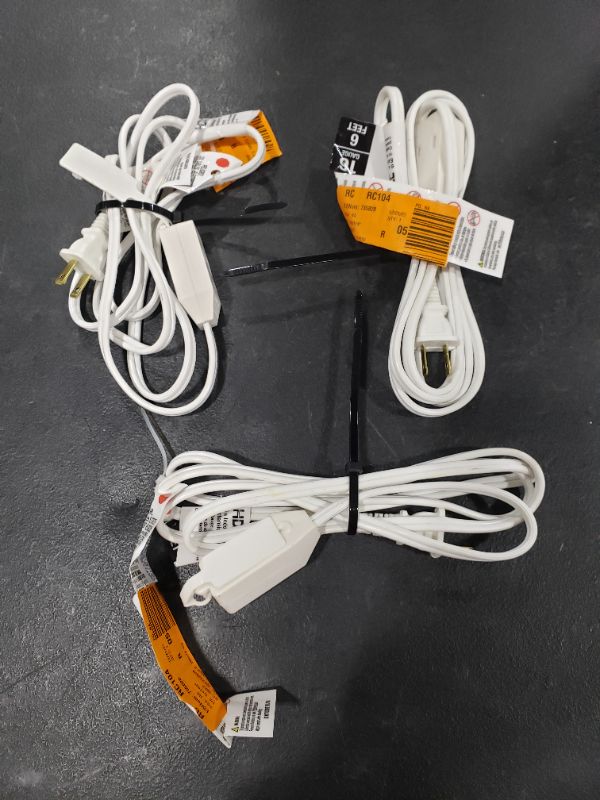 Photo 1 of Extension Cords, White, Lot of 3.