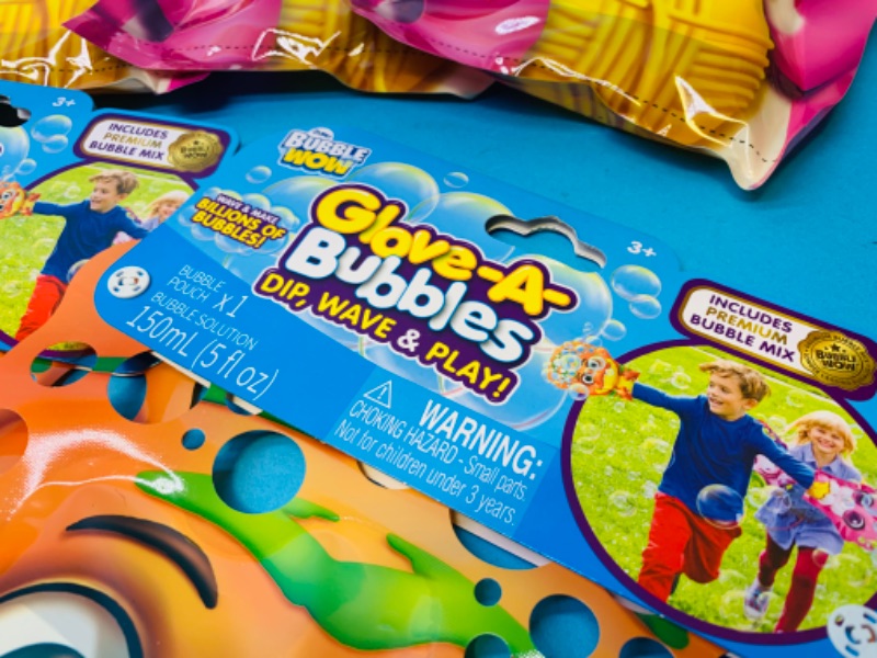 Photo 1 of 776316… 12 glove-a-bubbles dip, wave, and play bubble pouches