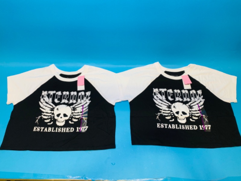 Photo 1 of 776418… 2 ladies crop shirts size xl