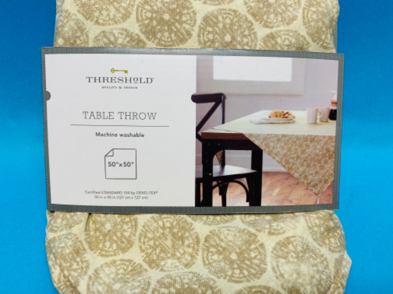 Photo 1 of 776579… 50 x 50” table throw 