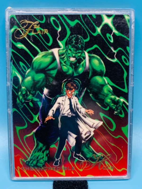 Photo 1 of 776928…Flair the Incredible Hulk card 2 in hard plastic case 