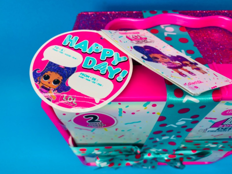 Photo 1 of 777042… LOL Surprise deluxe 2 dolls in case 