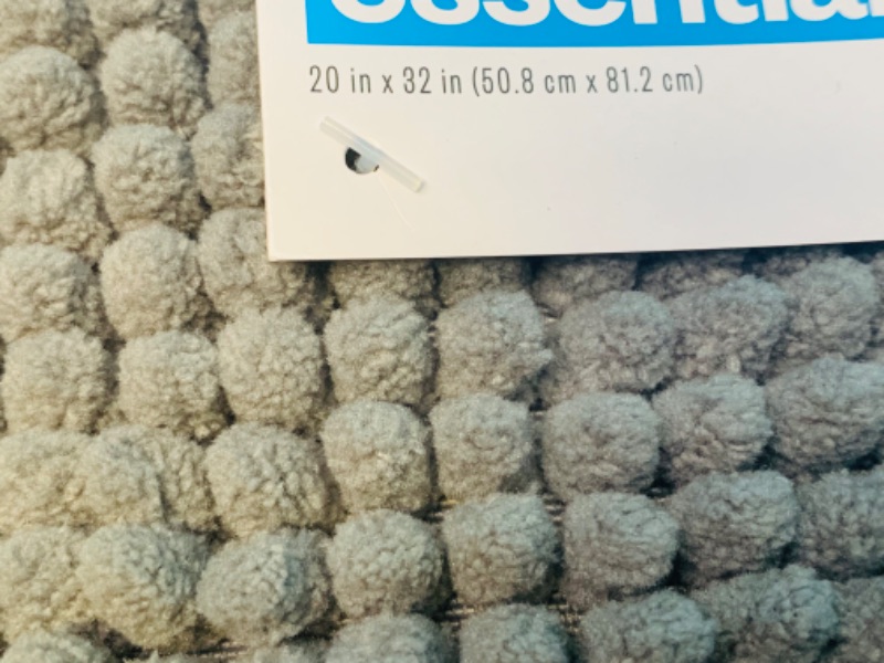 Photo 1 of 777049… …2 chenille bath rugs 20 x 32”