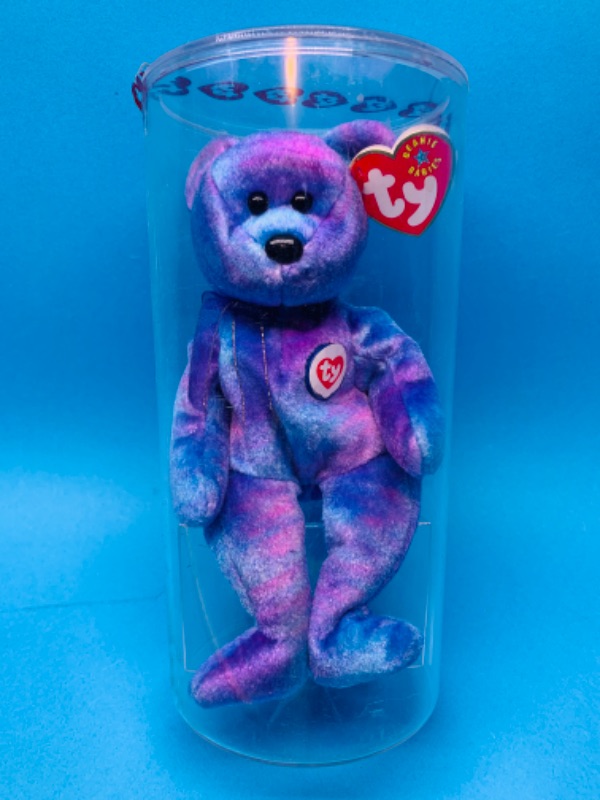 Photo 1 of 777247…TY Clubby IV beanie baby in case