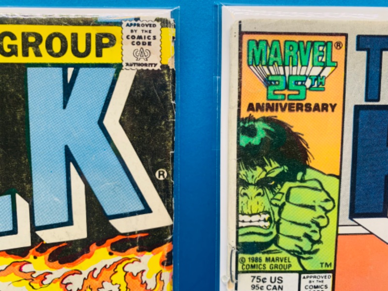 Photo 3 of 777406…2 vintage Incredible Hulk comics in plastic sleeves - some wear