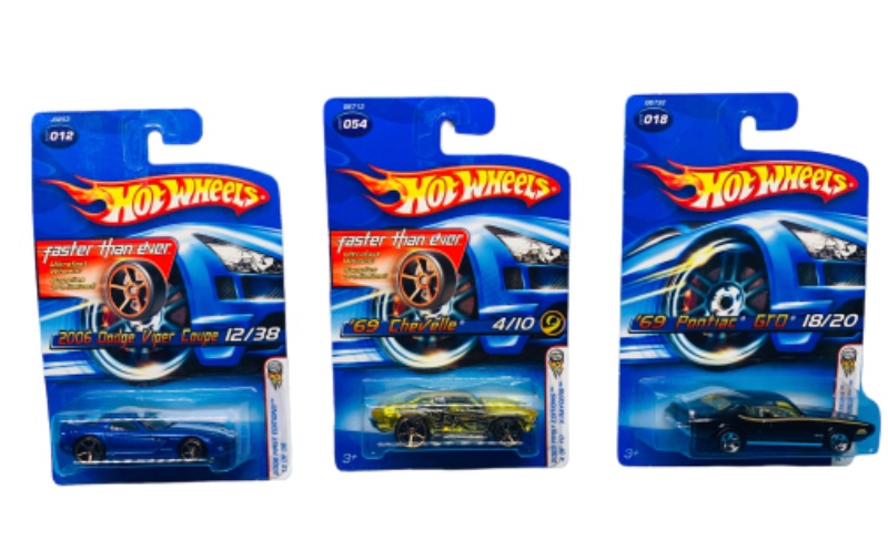 Photo 1 of 777431…3  hot wheels die cast sports cars 