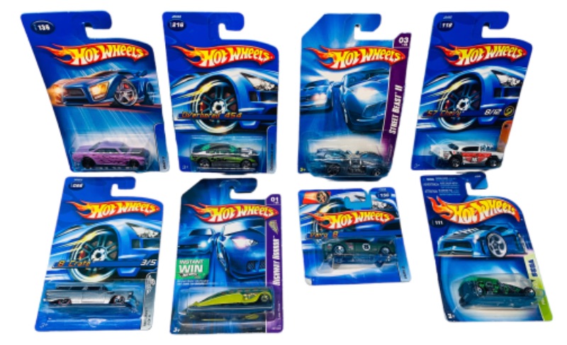 Photo 1 of 777448…8 hot wheels die cast cars 