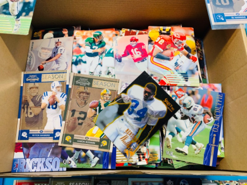 Photo 4 of 777455…700+ misc football trading cards in box