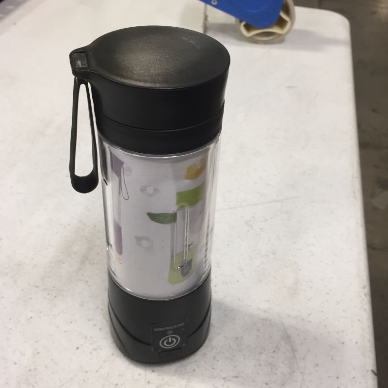 Photo 2 of ON THE GO INCLUDES BLACK JUICE BLENDER 380ML 4 BLADE 2200RPM MOTOR ROTATION USB RECHARGEABLE AND 2 PACK REUSABLE STRAW 