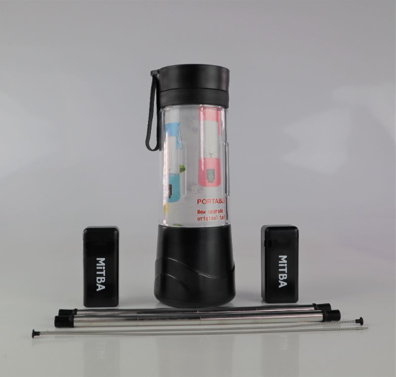 Photo 1 of ON THE GO INCLUDES BLACK JUICE BLENDER 380ML 4 BLADE 2200RPM MOTOR ROTATION USB RECHARGEABLE AND 2 PACK REUSABLE STRAW NEW $46.97