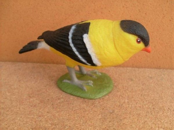 Photo 1 of AMERICAN GOLDFINCH ENSEMBLE BIRD BEAK NECK AND BODY MOVE AS BIRD CHIRPS SONG CAN USE RECHARGEABLE BATTERIES  $17.99