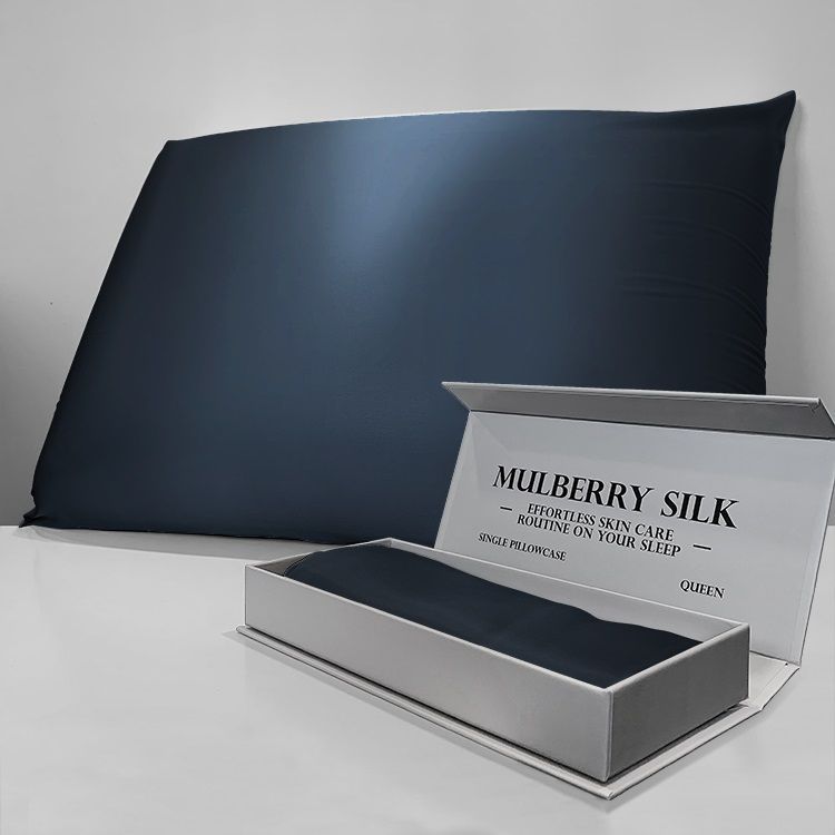 Photo 1 of MULBERRY SILK PILLOWCASE TEAR RESISTANT ANT FUNGAL AND ANTIBACTERIAL REDUCES KNOTS FRIZZ SPLIT END AND SIGN OF AGING HELP KEEP SKIN HYDRATED NEW $99.99