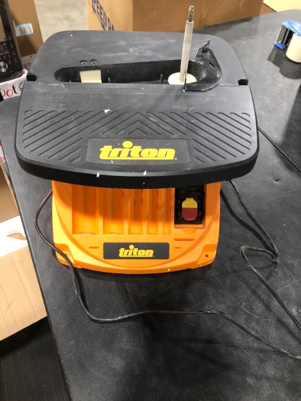 Photo 2 of Triton TSPST450 450W /3.5 Amp Oscillating Spindle & Belt Sander