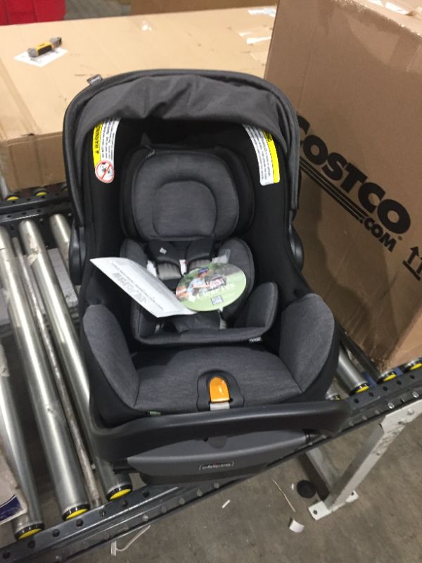 Photo 2 of Chicco KeyFit 35 Infant Car Seat - Onyx, Black